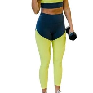 ZYIA Active Storm Parallel Luxe Hi-Rise 7/8 Legging in grey and neon yellow